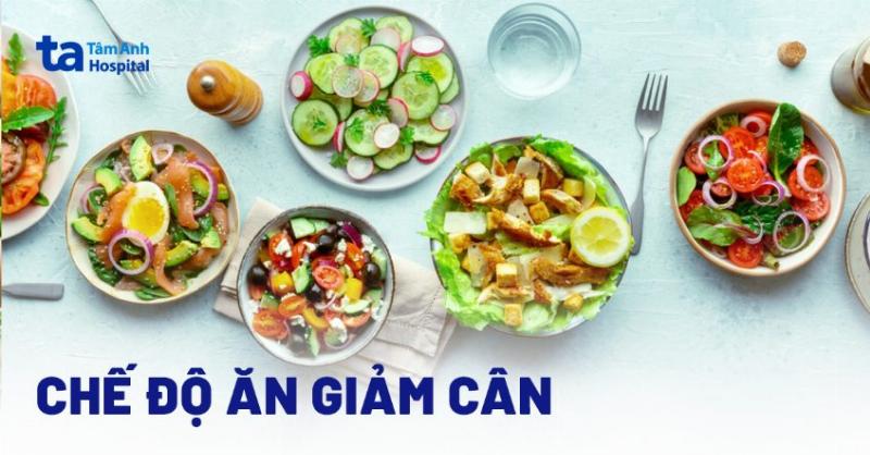 Chế độ ăn uống lành mạnh kết hợp uống đủ nước hàng ngày